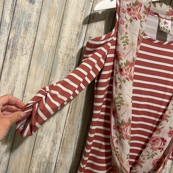 Jenna & Jessie | Girls Off the shoulder scarf attached floral striped dress - Picture 4 of 9